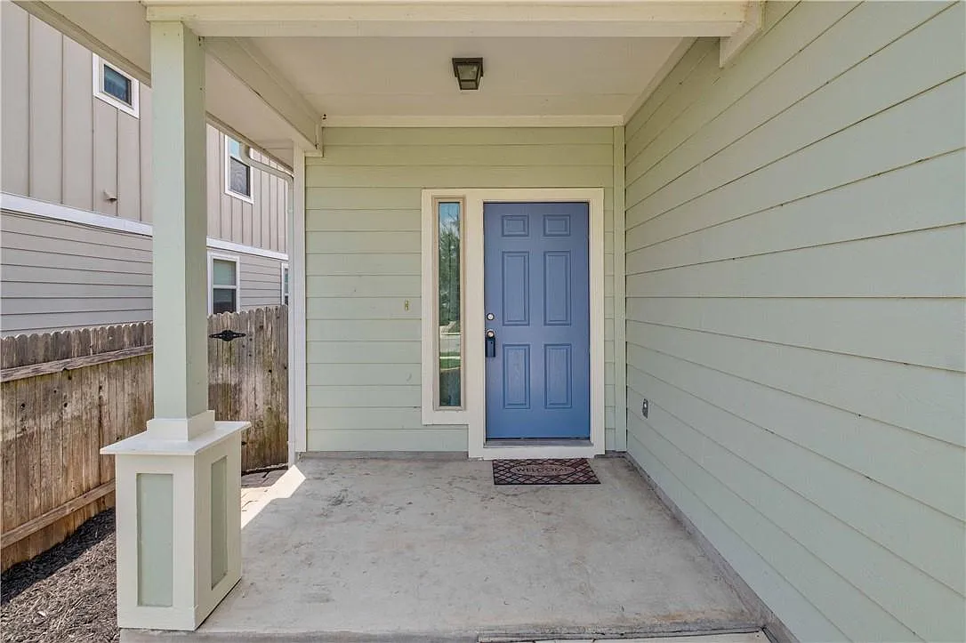 3 bed, 2.0 bath, 1312 sqft, $1,795 — Photo 4