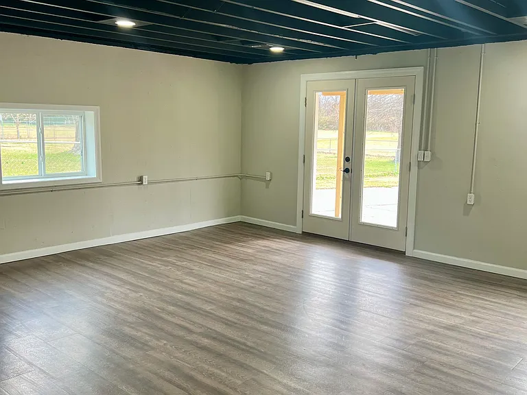 lower level bedroom/possible master bedroom