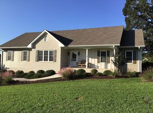 112 Peakland Ct, Bedford, VA 24523