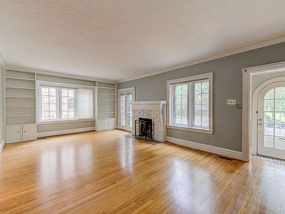 5th image of 8002 Davis Dr