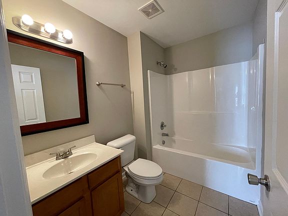 5th image of 823 Melanie Ln #823