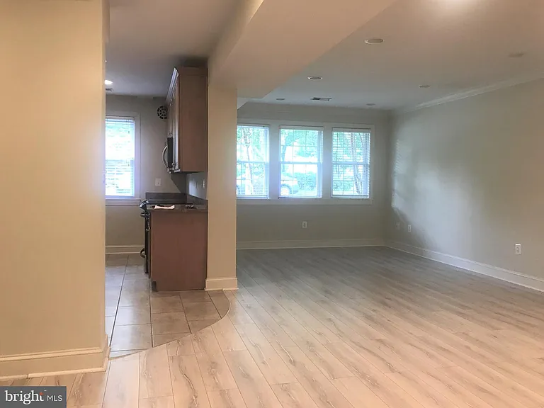 401 Commonwealth Ave #10B — Photo 29
