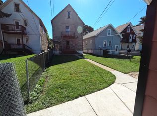 2649 S 14th St, Milwaukee, WI