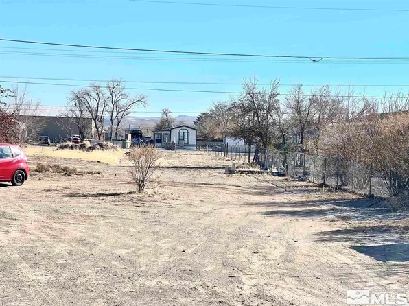 2920 Tonopah St, Silver Springs, NV 89429