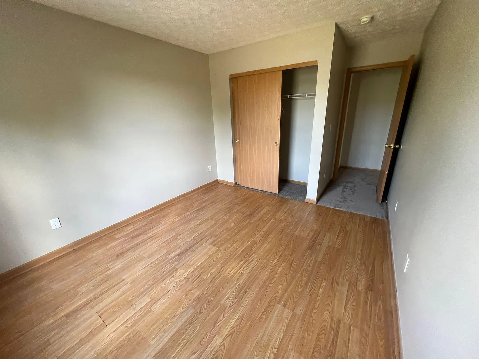 493 Wellsleyglen Dr — Photo 3