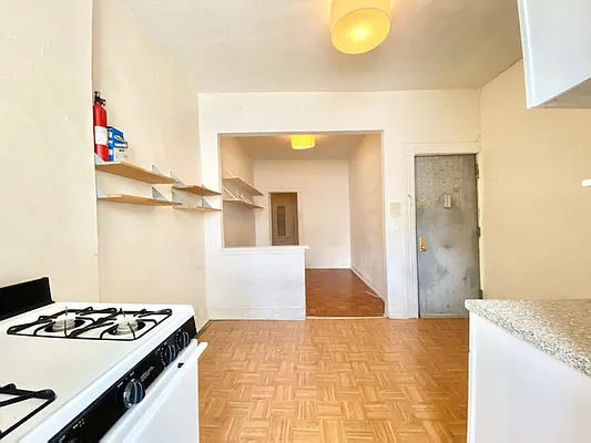 Rented by EastMount Realty LLC | media 2