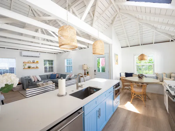 708 Machado Dr, Venice, CA 90291