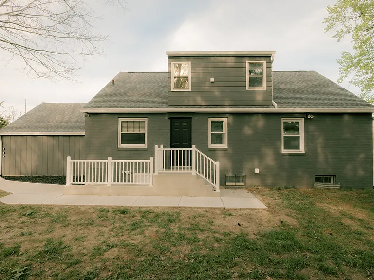 6605 N Sheridan Rd #2 — Photo 4