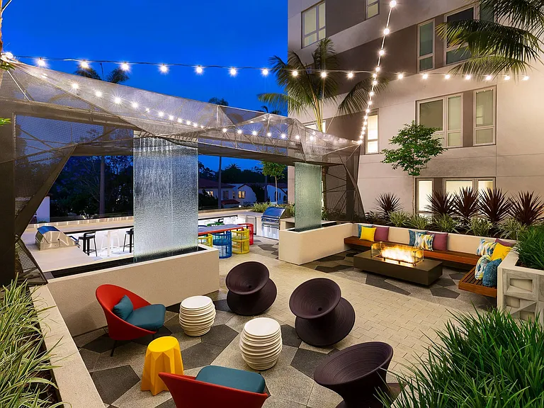 BBQ and Firepit area (028) 5056 LM