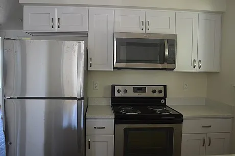 4 bed, 2 bath spacious apartment for rent Sept 2026 - first month free! — Photo 4