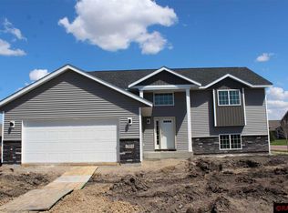 701 Mulligan St, Mankato, MN 56001