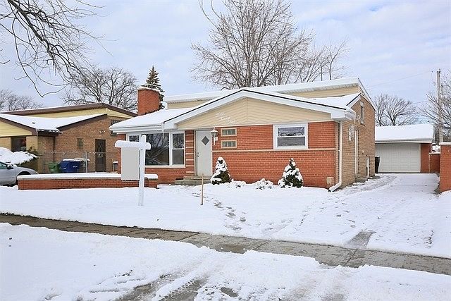 1st image of 4024 W 106th Pl