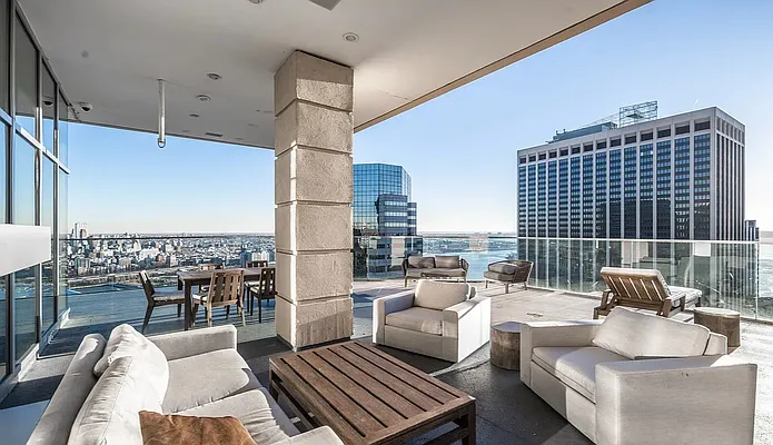 Rented by SERHANT. | media 5