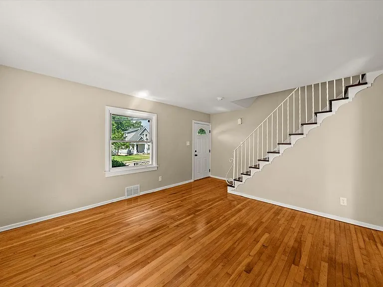 204 Stevenson Rd — Photo 5