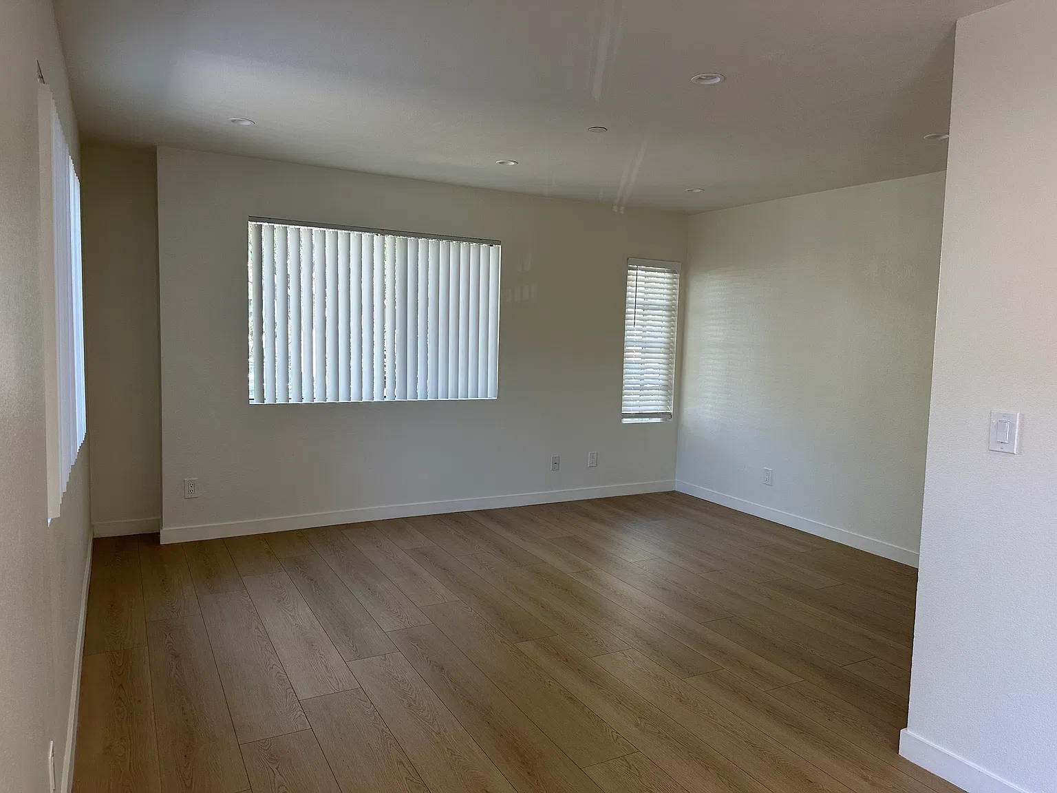 2 bed, 2.5 bath, 900 sqft, $3,000 — Photo 1