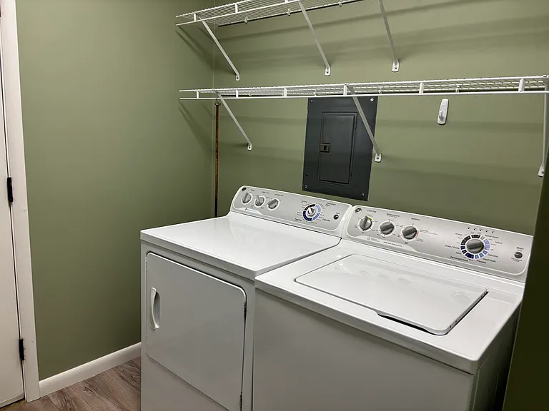 374 Raritan Dr — Photo 4