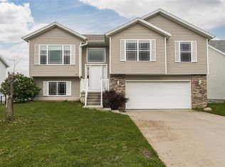 4425 Adams Ct NE, Cedar Rapids, IA 52411
