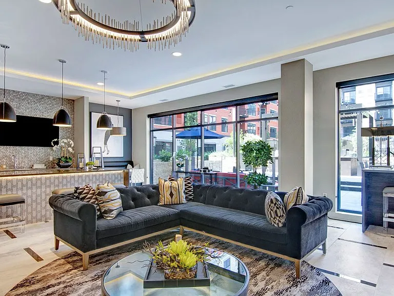 Gatsby Apartments — Photo 24