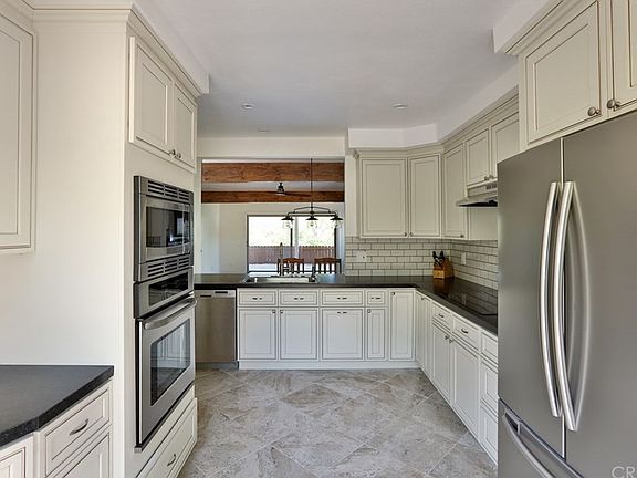 3rd image of 574 W Knollview Ln