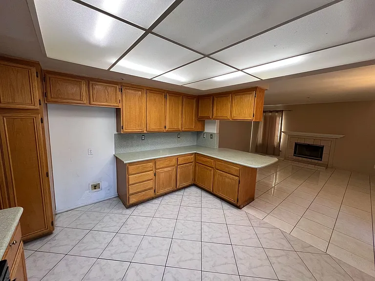 7834 Boxwood Ct — Photo 5