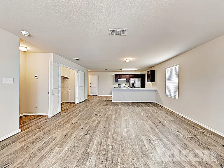 9736 Marbach Brk — Photo 14