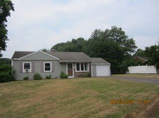 72 Lawncrest Dr, Southington, CT 06489