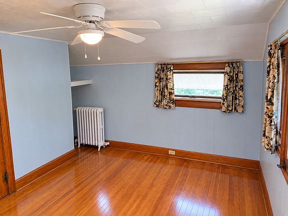 5th image of 609 S Fess Ave #6