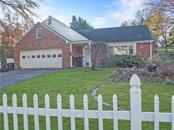 2452 Kings Ln, Pittsburgh, PA 15241