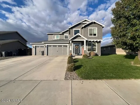 803 Summit Ave, Moxee, WA 98936