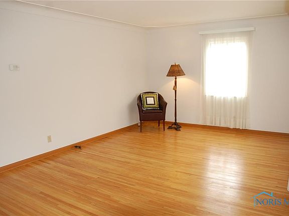 2nd image of 2827 E Glenn St