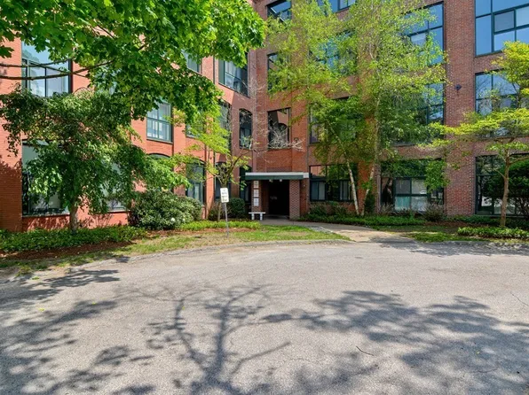 150 Rumford Ave APT 401, Mansfield, MA 02048