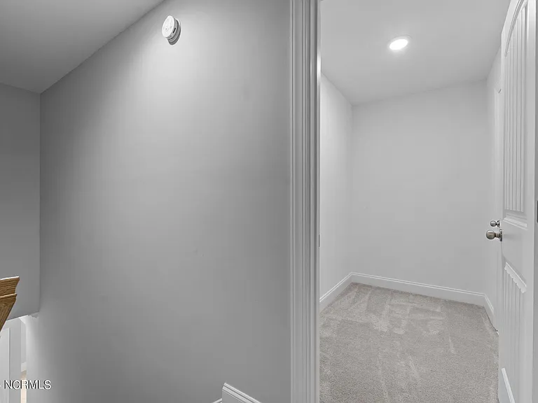428 Gretchen Rd — Photo 35