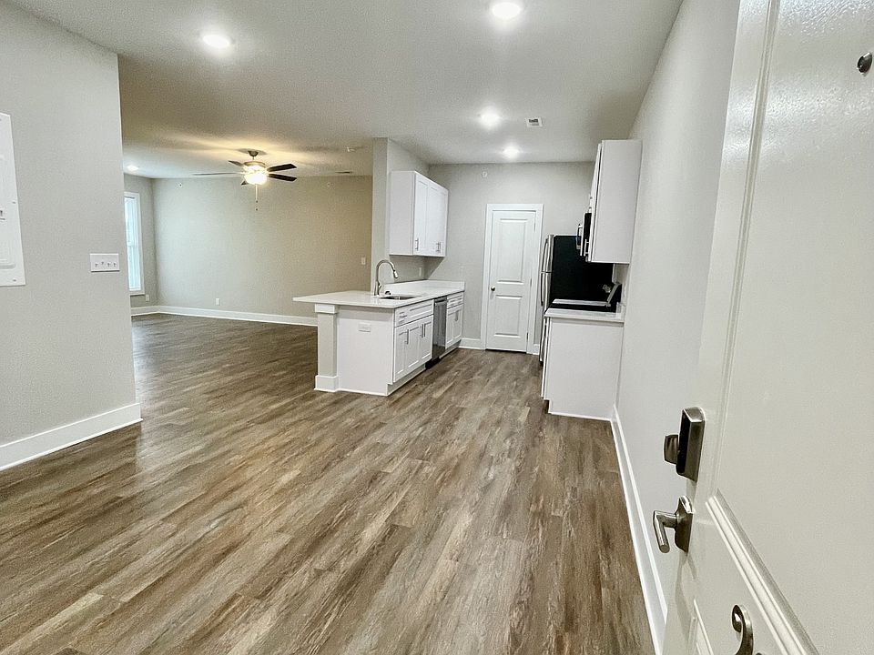 1st image of 253 English Commons Dr #204