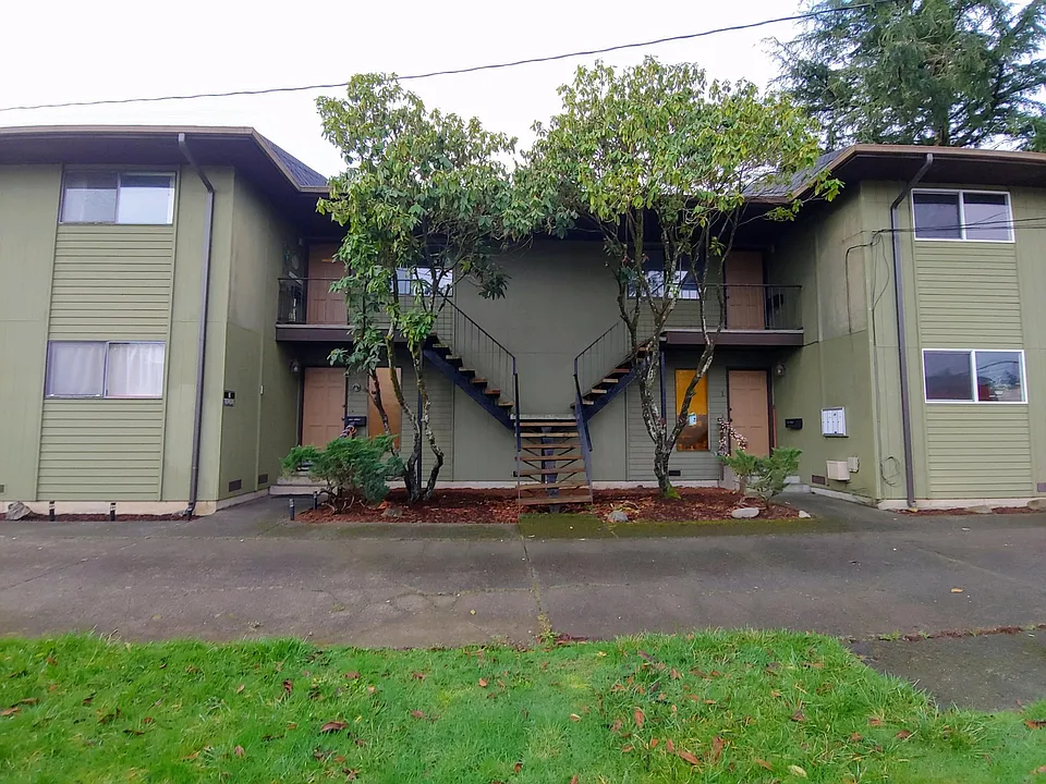 Well maintained building with responsible long term tenants.
