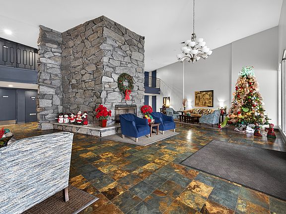 3rd image of 1198 Royal Glen Dr APT 102