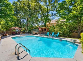 4802 Worchester Pl, Jamestown, NC 27282