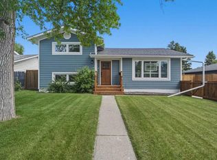 8616 W Elbow Dr SW, Calgary, AB T2V 1K7