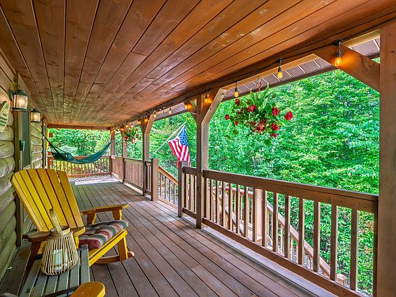 4th image of 635 Laurel Ridge Rd