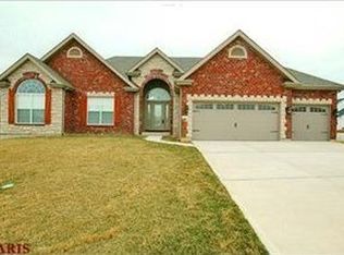 14 Ridge Manor Ct N, Wentzville, MO 63385