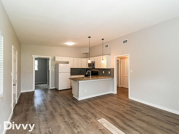 5th image of 10329 Elmhurst Dr