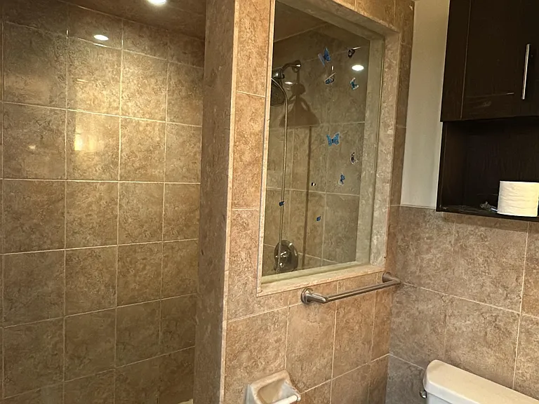 31 Haslemere Ave #BASEMENT — Photo 8
