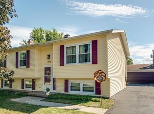 1711 Fairfield Rd, Lindenhurst, IL 60046