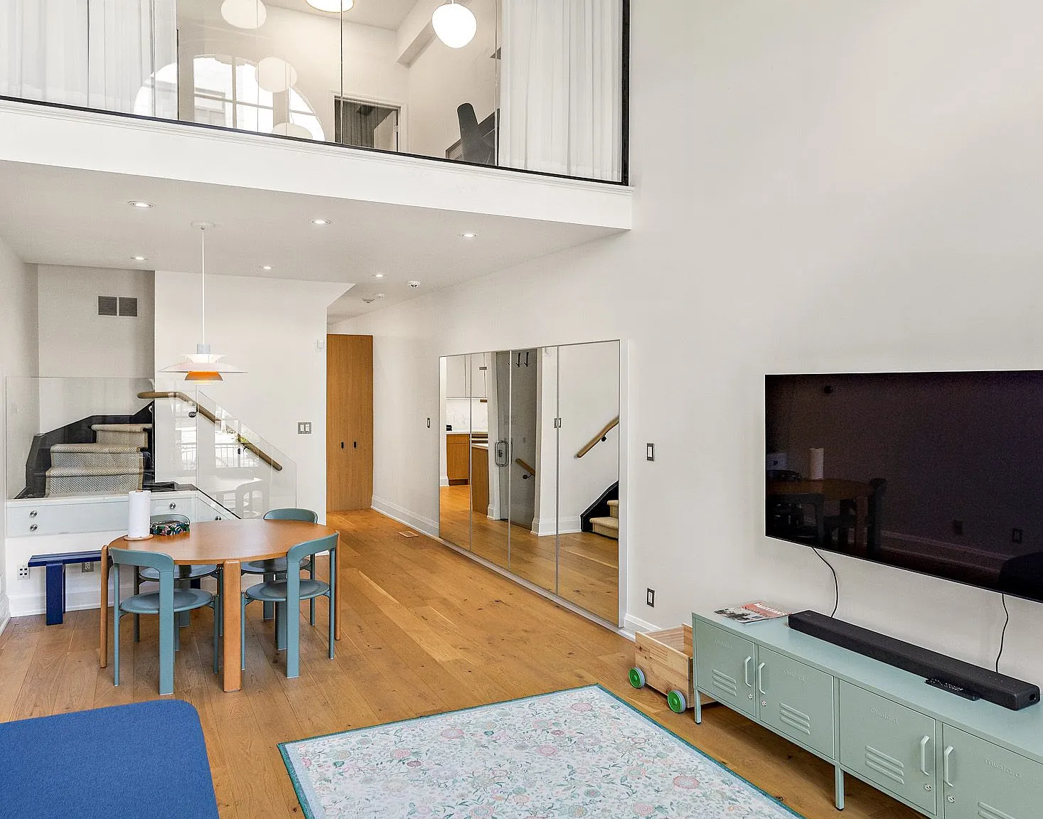 2 bed, $5,500 — Photo 1