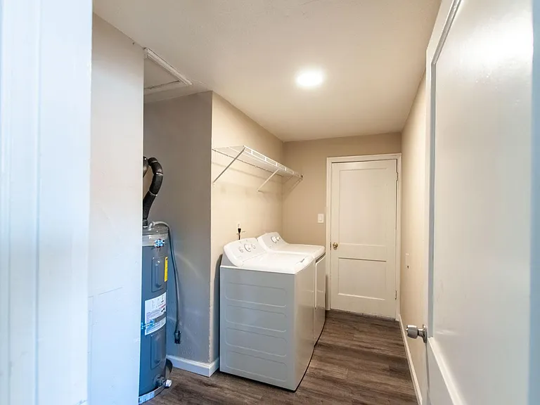 618 Martin Way — Photo 6