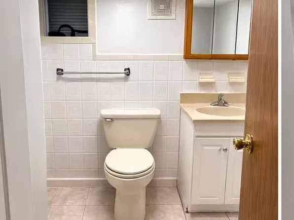 (undisclosed Address), Woodhaven, NY 11421