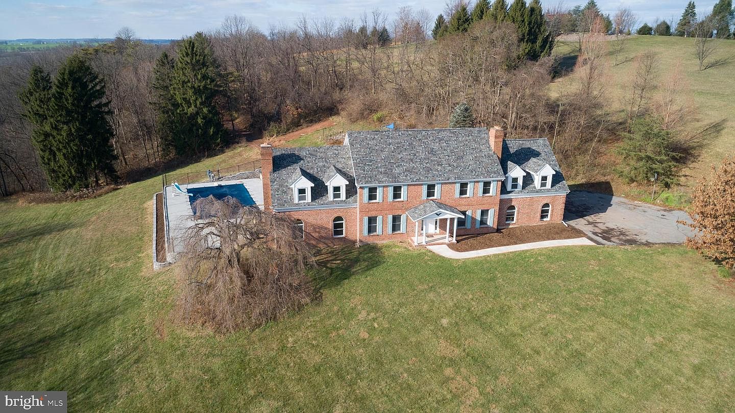 56 Forest Rd, Robesonia, PA 19551 Zillow