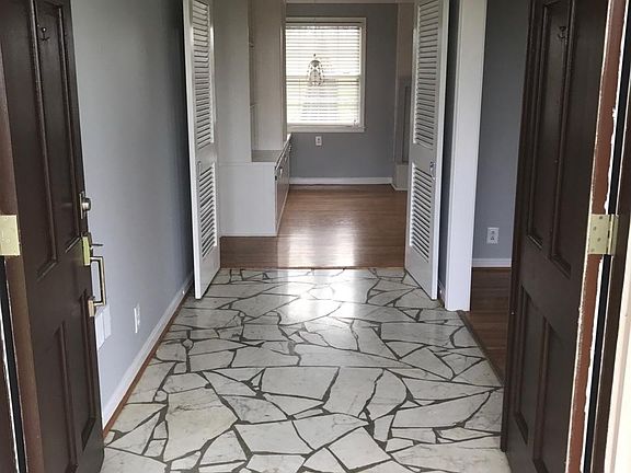 Front doors / Entrance