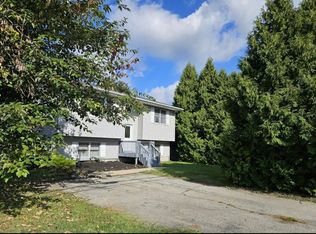 647 N Calumet Rd #A, Chesterton, IN 46304