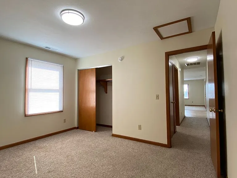 216 Stonewall Ct — Photo 32