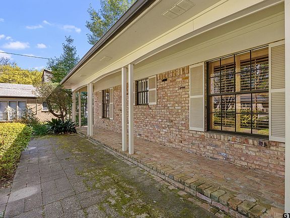 3rd image of 1017 Hansford Pl